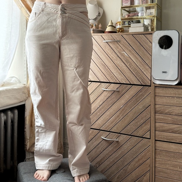 White Jeans with Cut Out detail at Waist - Picture 7 of 10